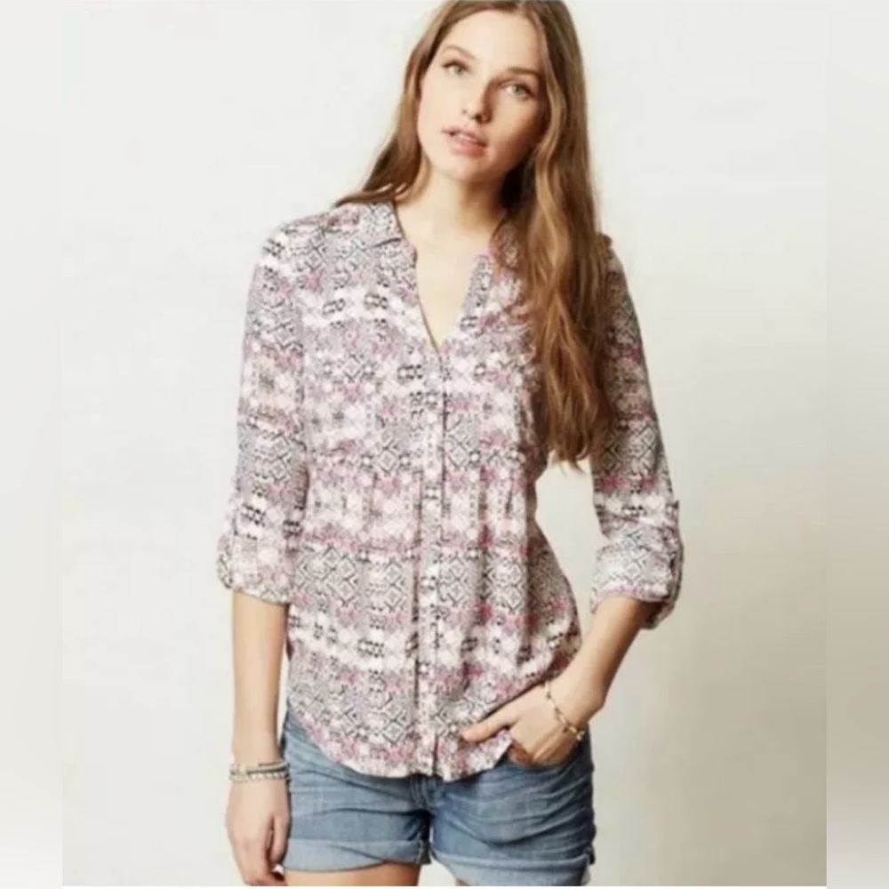 Anthropologie Maeve Blouse Women Small Pink Geometric Roll Tab V-Neck Pleated